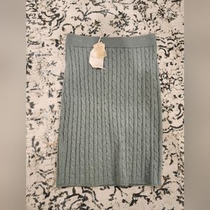 NWT Hem & Thread cable knit sweater skirt in sage green size S